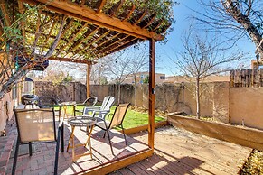 1 Mi to Unm: Convenient Albuquerque Townhome!