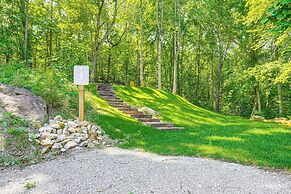 Ideal Location & Mountain Views: Chattanooga Home!
