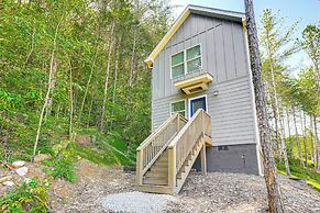 Ideal Location & Mountain Views: Chattanooga Home!