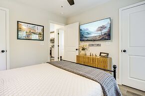 Ideal Location & Mountain Views: Chattanooga Home!