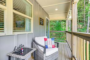 Ideal Location & Mountain Views: Chattanooga Home!