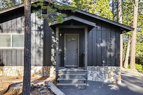 Access to Pine Mountain Lake: Family Cabin w/ Deck