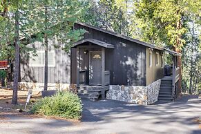 Access to Pine Mountain Lake: Family Cabin w/ Deck