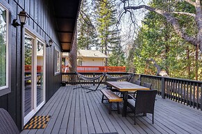 Access to Pine Mountain Lake: Family Cabin w/ Deck