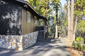 Access to Pine Mountain Lake: Family Cabin w/ Deck