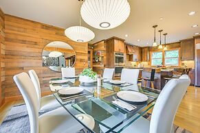 Gorgeous Home w/ Mt Rainier Views: 4 Mi to Poulsbo