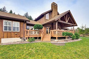 Gorgeous Home w/ Mt Rainier Views: 4 Mi to Poulsbo