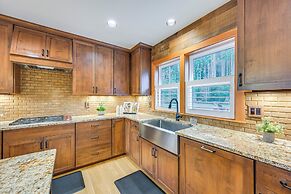 Gorgeous Home w/ Mt Rainier Views: 4 Mi to Poulsbo