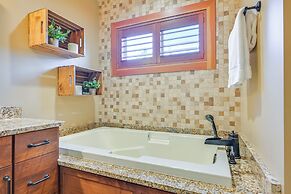 Gorgeous Home w/ Mt Rainier Views: 4 Mi to Poulsbo