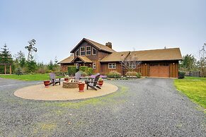 Gorgeous Home w/ Mt Rainier Views: 4 Mi to Poulsbo