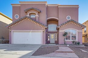 Fenced Yard & Grills: Peaceful El Paso Home!