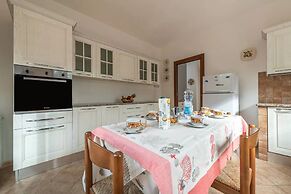 Amazing Detached Villa for 8 Guests Near Stintino