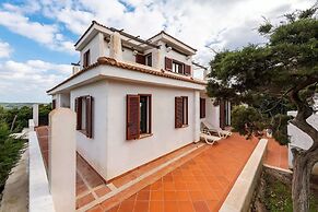Amazing Detached Villa for 8 Guests Near Stintino