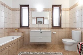 Amazing Detached Villa for 8 Guests Near Stintino