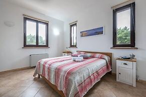 Amazing Detached Villa for 8 Guests Near Stintino