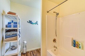 Walk to Gulf: Surfside Beach Home w/ Deck