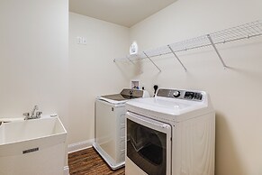 8 Mi to Bethany Beach: Delaware Family Home