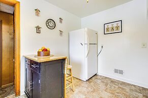 1 Mi to Lambeau Field: Residential Home w/ Yard