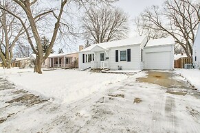 1 Mi to Lambeau Field: Residential Home w/ Yard