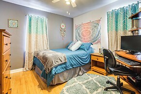 1 Mi to Lambeau Field: Residential Home w/ Yard