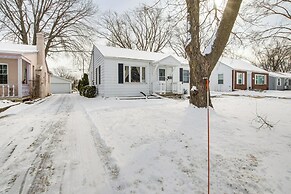 1 Mi to Lambeau Field: Residential Home w/ Yard