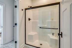 Spacious Home in Paradise Grove Nolin Lake!