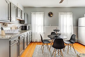 2 Mi to Governor Notte Park: Apt w/ Balcony!