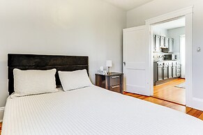 2 Mi to Governor Notte Park: Apt w/ Balcony!