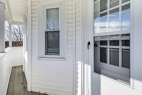 2 Mi to Governor Notte Park: Apt w/ Balcony!