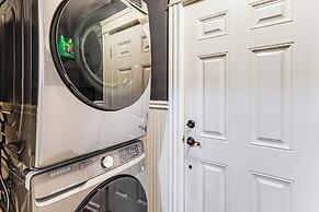 2 Mi to Governor Notte Park: Apt w/ Balcony!