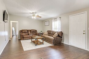 Charming Retreat w/ Games & Yard in Oglethorpe!