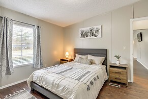 Charming Retreat w/ Games & Yard in Oglethorpe!