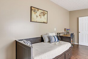 Charming Retreat w/ Games & Yard in Oglethorpe!