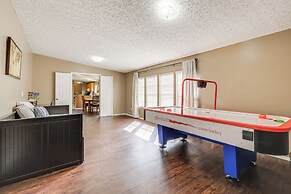 Charming Retreat w/ Games & Yard in Oglethorpe!