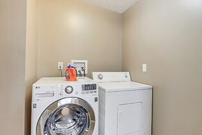 Charming Retreat w/ Games & Yard in Oglethorpe!