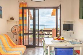 Comfort and Privacy for 4 Guests by La Pelosa Beach