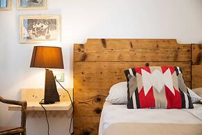 Lovely Cottage With Private Wide Garden Near Orosei