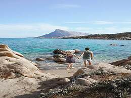 Lovely Cottage With Private Wide Garden Near Orosei