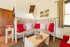 Lovely Cottage With Private Wide Garden Near Orosei