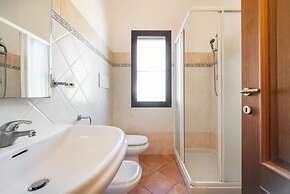 Lovely Cottage With Private Wide Garden Near Orosei