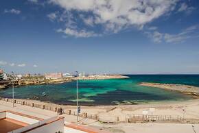 Breathtaking Seaview Apartment in Porto Torres