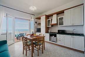 Breathtaking Seaview Apartment in Porto Torres