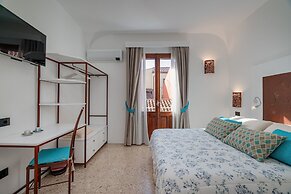 Sorella Luna Room Boutique