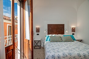 Sorella Luna Room Boutique