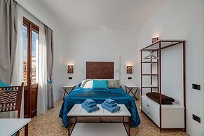 Sorella Luna Room Boutique