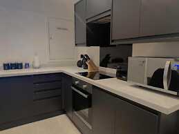 Apartmentsleeps8-wifi-famillyfriendly-citycentre