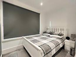 Spacious1br-6guests-walktoshops-fastwifi