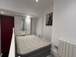 Spacious1br-6guests-walktoshops-fastwifi