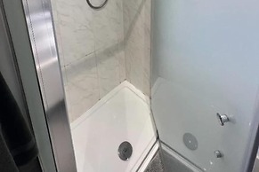 Spacious1br-6guests-walktoshops-fastwifi