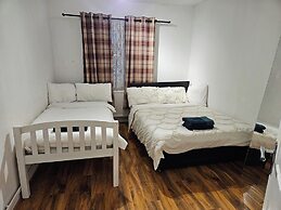 Mitcham Junction - 2 Bed Apartment - Sleeps 6